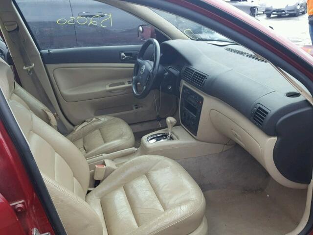 WVWAC63B61P014747 - 2001 VOLKSWAGEN PASSAT GLS RED photo 5