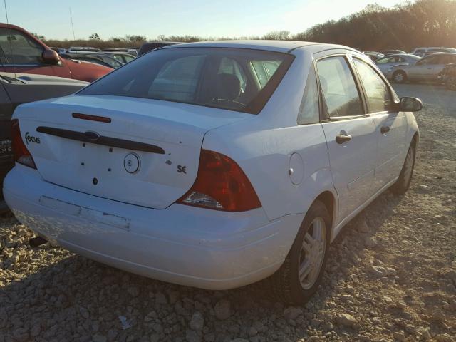 1FAFP34PX2W120652 - 2002 FORD FOCUS SE WHITE photo 4