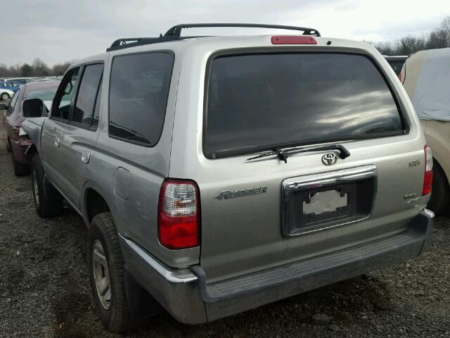 JT3HN86R329077831 - 2002 TOYOTA 4RUNNER SR SILVER photo 3