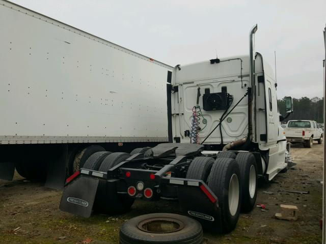 1FUJGLBG4DLBZ7797 - 2013 FREIGHTLINER CASCADIA 1 WHITE photo 4