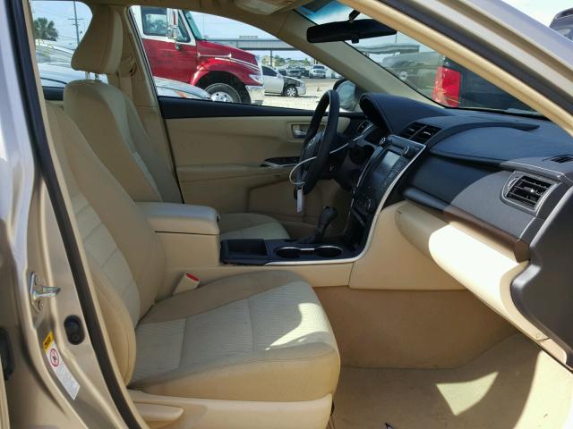 4T1BF1FK3HU273262 - 2017 TOYOTA CAMRY LE ოქროსფერი ფოტო 5