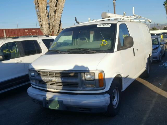 1GCFG25W6Y1208193 - 2000 CHEVROLET EXPRESS G2 WHITE photo 2