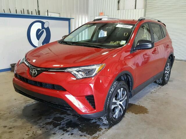 JTMZFREV0HJ116853 - 2017 TOYOTA RAV4 LE RED photo 2