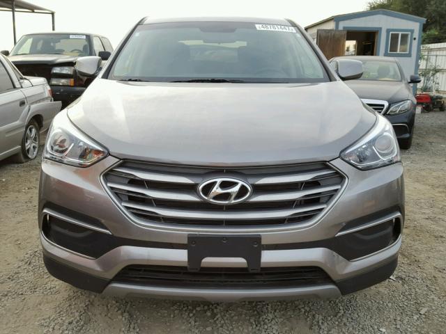 5NMZT3LB5JH059074 - 2018 HYUNDAI SANTA FE S GRAY photo 9