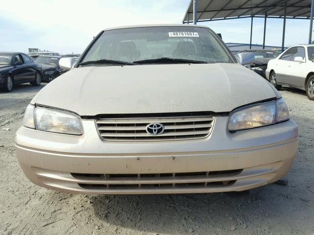 JT2BG22K6X0334342 - 1999 TOYOTA CAMRY LE TAN photo 9