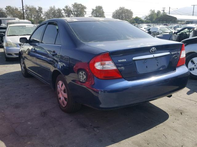 JTDBE32KX20047663 - 2002 TOYOTA CAMRY LE BLUE photo 3
