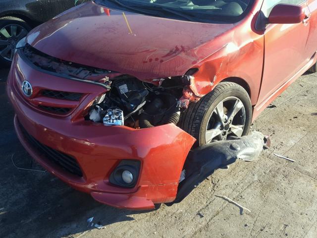 5YFBU4EE4DP157986 - 2013 TOYOTA COROLLA BA RED photo 9