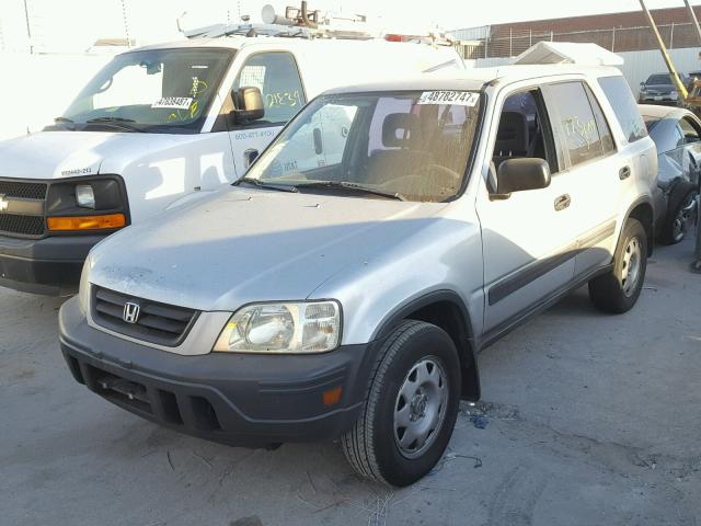 JHLRD2843YC003907 - 2000 HONDA CR-V LX SILVER photo 2