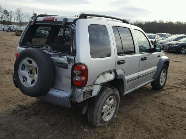 1J4GL48K55W712456 - 2005 JEEP LIBERTY SP GRAY photo 4