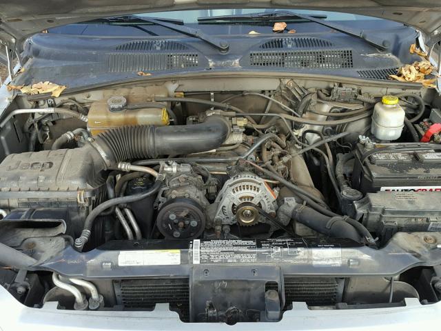 1J4GL48K55W712456 - 2005 JEEP LIBERTY SP GRAY photo 7