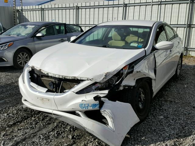 5NPEB4AC5BH146111 - 2011 HYUNDAI SONATA GLS WHITE photo 2