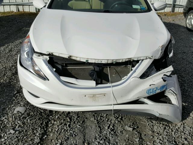 5NPEB4AC5BH146111 - 2011 HYUNDAI SONATA GLS WHITE photo 7