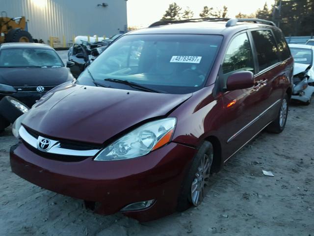 5TDBK22C38S011363 - 2008 TOYOTA SIENNA XLE RED photo 2