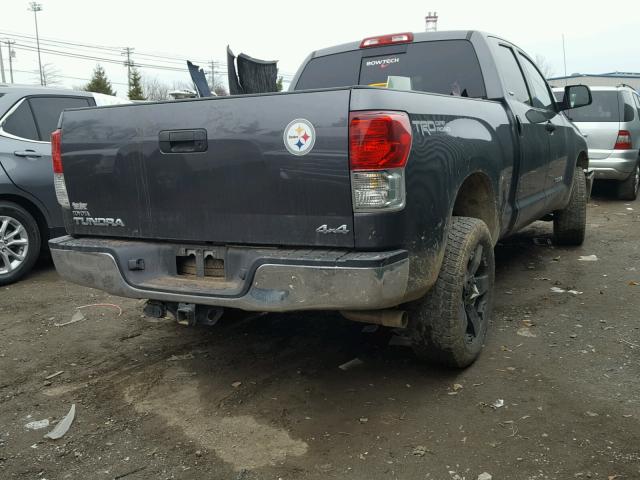 5TFUM5F15BX019527 - 2011 TOYOTA TUNDRA DOU GRAY photo 4