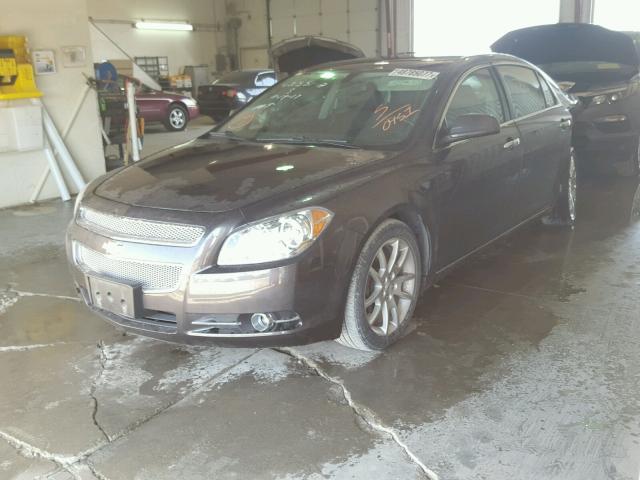 1G1ZE5E14BF260451 - 2011 CHEVROLET MALIBU LTZ GRAY photo 2