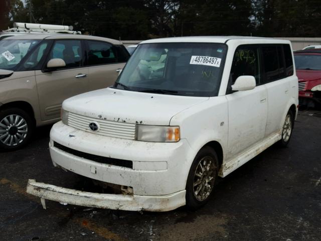 JTLKT324164098589 - 2006 TOYOTA SCION XB WHITE photo 2