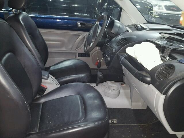 3VWCK21Y43M302820 - 2003 VOLKSWAGEN NEW BEETLE 蓝色 照片 5