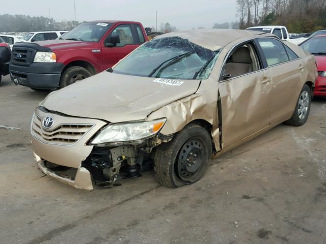 4T1BF3EK5BU127952 - 2011 TOYOTA CAMRY BASE GOLD photo 2