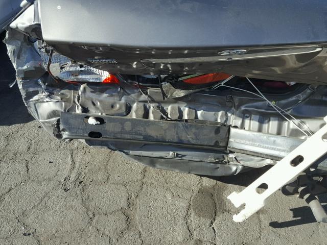 4T1BE32K54U924986 - 2004 TOYOTA CAMRY LE ნაცრისფერი ფოტო 9