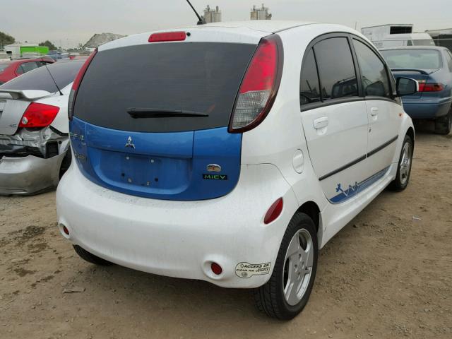 JA3215H14CU008887 - 2012 MITSUBISHI I MIEV ES WHITE photo 4