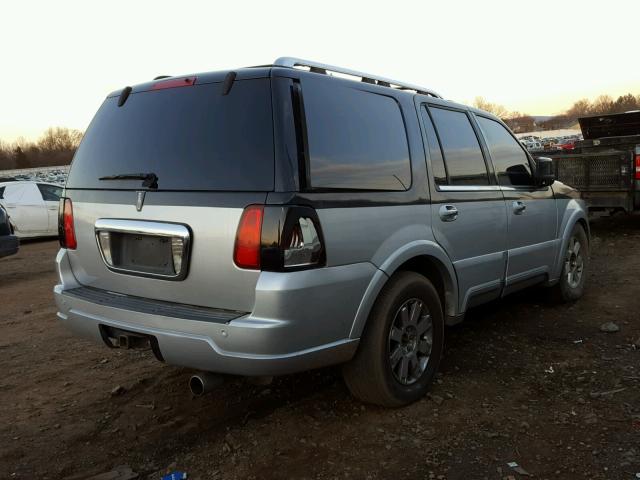 5LMFU28R74LJ00476 - 2004 LINCOLN NAVIGATOR SILVER photo 4