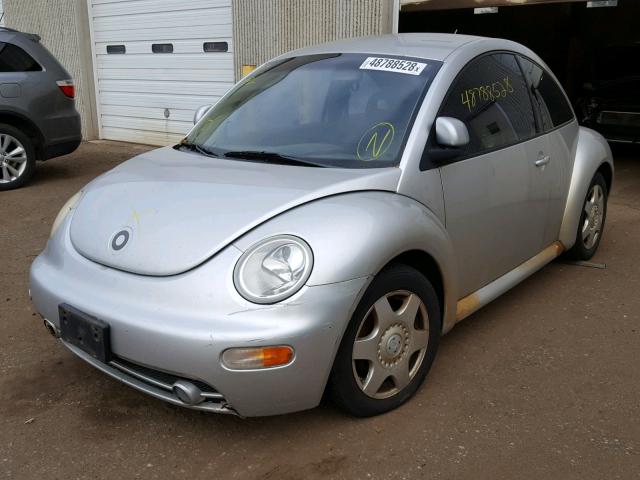 3VWBB61C6WM004345 - 1998 VOLKSWAGEN NEW BEETLE Gümüş foto 2