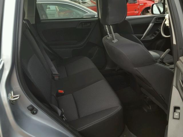 JF2SJAFC7FH599245 - 2015 SUBARU FORESTER 2 SILVER photo 6