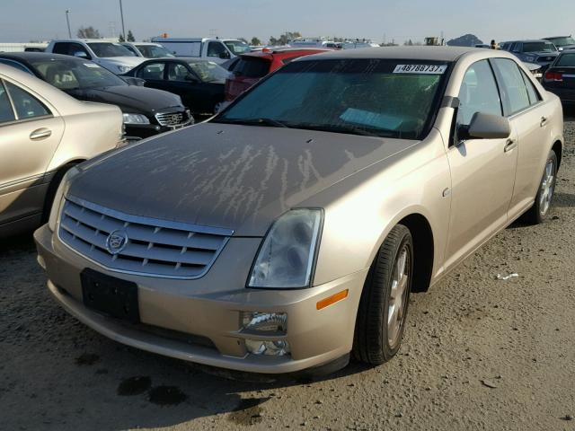 1G6DW677350204498 - 2005 CADILLAC STS GOLD photo 2