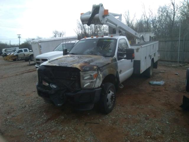 1FDUF4GT0BEA37302 - 2011 FORD F450 SUPER WHITE photo 2