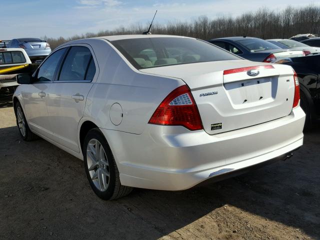 3FAHP0HA8AR425033 - 2010 FORD FUSION SE WHITE photo 3