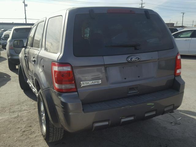 1FMCU0C76AKC07133 - 2010 FORD ESCAPE XLS SILVER photo 3