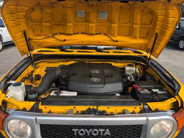 JTEBU11F170063023 - 2007 TOYOTA FJ CRUISER YELLOW photo 8