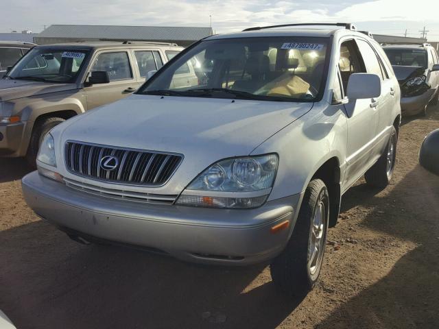 JTJHF10U610228187 - 2001 LEXUS RX WHITE photo 2