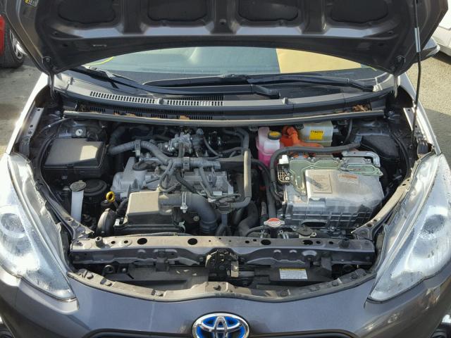 JTDKDTB3XF1107243 - 2015 TOYOTA PRIUS C GRAY photo 7