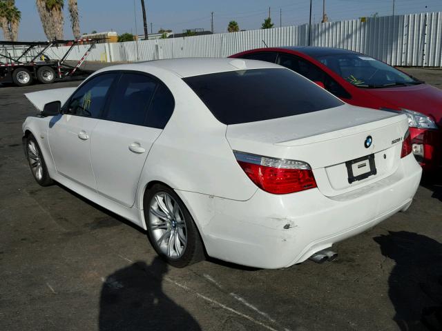 WBANU5C57AC365593 - 2010 BMW 528 I WHITE photo 3