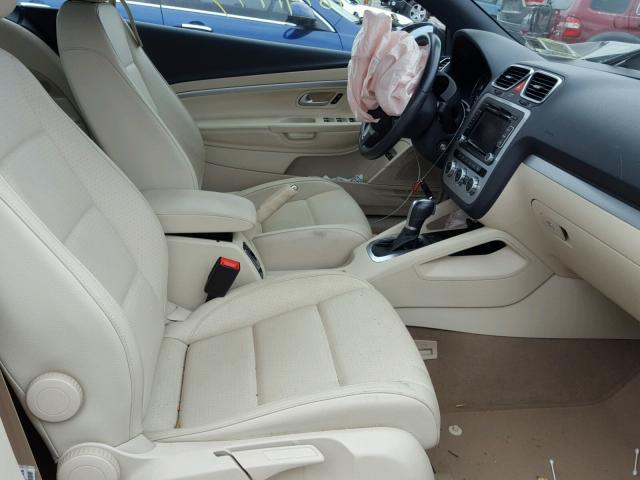 WVWBW8AH2DV002819 - 2013 VOLKSWAGEN EOS KOMFOR ყავისფერი ფოტო 5