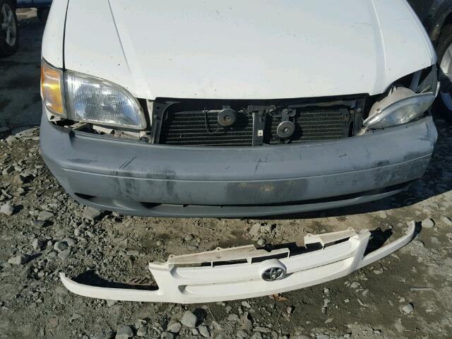 4T3ZF13C1XU093800 - 1999 TOYOTA SIENNA LE WHITE photo 9