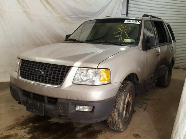 1FMPU16526LA54432 - 2006 FORD EXPEDITION SILVER photo 2