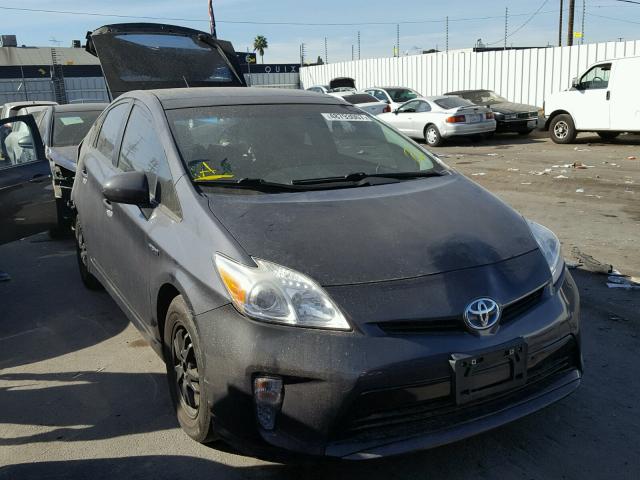 JTDKN3DUXE1787520 - 2014 TOYOTA PRIUS GRAY photo 1