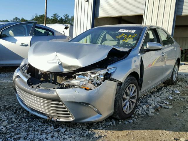 4T1BF1FKXGU266419 - 2016 TOYOTA CAMRY LE SILVER photo 2