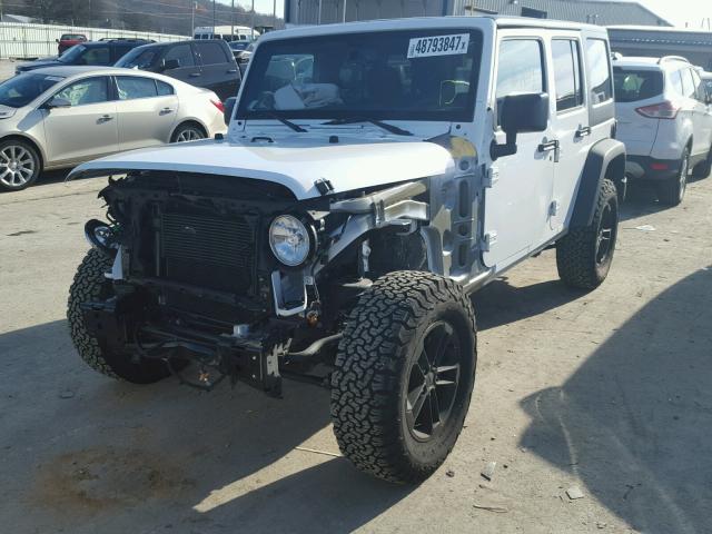 1C4BJWDG1HL560667 - 2017 JEEP WRANGLER U WHITE photo 2