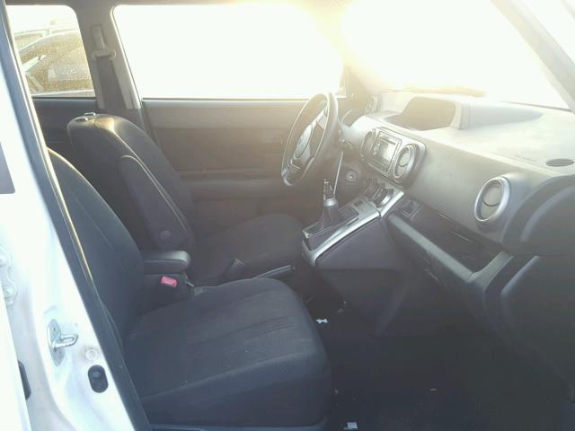 JTLKE50E291074924 - 2009 TOYOTA SCION XB თეთრი ფოტო 5