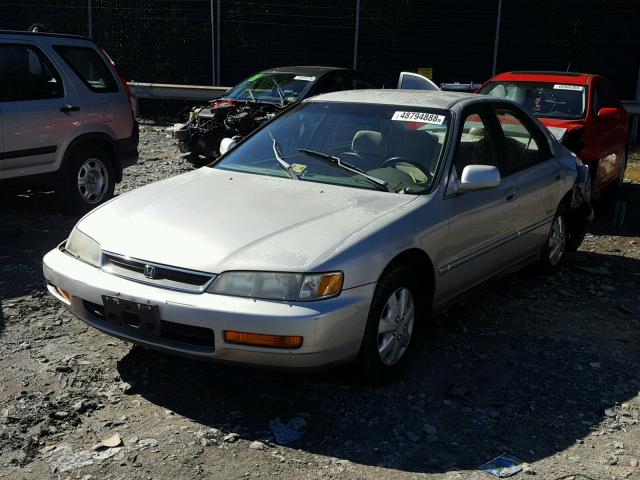 1HGCD5684VA154077 - 1997 HONDA ACCORD VAL SILVER photo 2