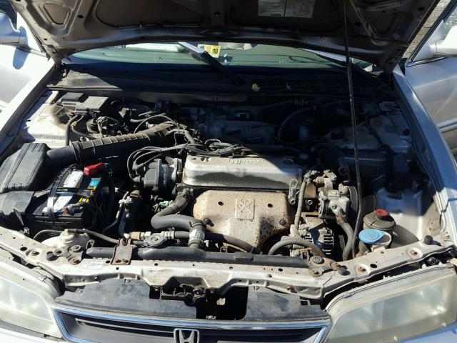 1HGCD5684VA154077 - 1997 HONDA ACCORD VAL SILVER photo 7