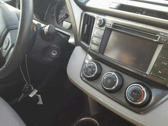 2T3BFREV2DW037472 - 2013 TOYOTA RAV4 LE Gümüş foto 9