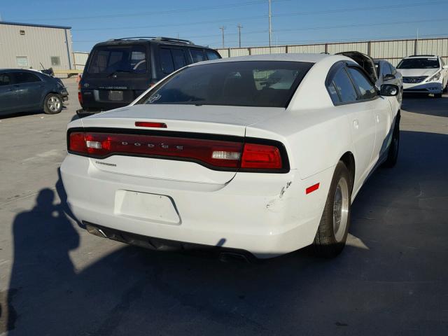 2C3CDXBG9DH523429 - 2013 DODGE CHARGER SE WHITE photo 4