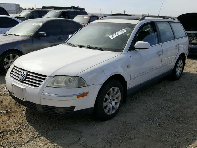 WVWVD63B43E076421 - 2003 VOLKSWAGEN PASSAT GLS WHITE photo 2