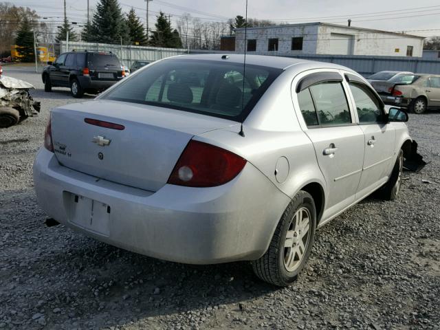 1G1AL55F267751566 - 2006 CHEVROLET COBALT LT SILVER photo 4