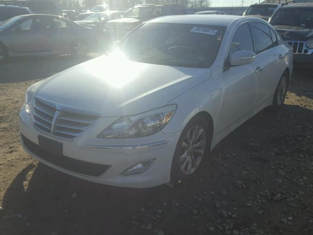 KMHGC4DD1CU196369 - 2012 HYUNDAI GENESIS 3. WHITE photo 2