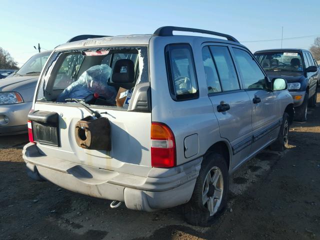 2CNBE13C436953243 - 2003 CHEVROLET TRACKER SILVER photo 4